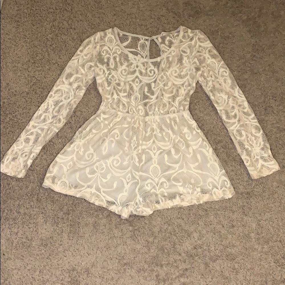 El Bloom long sleeve romper great condition